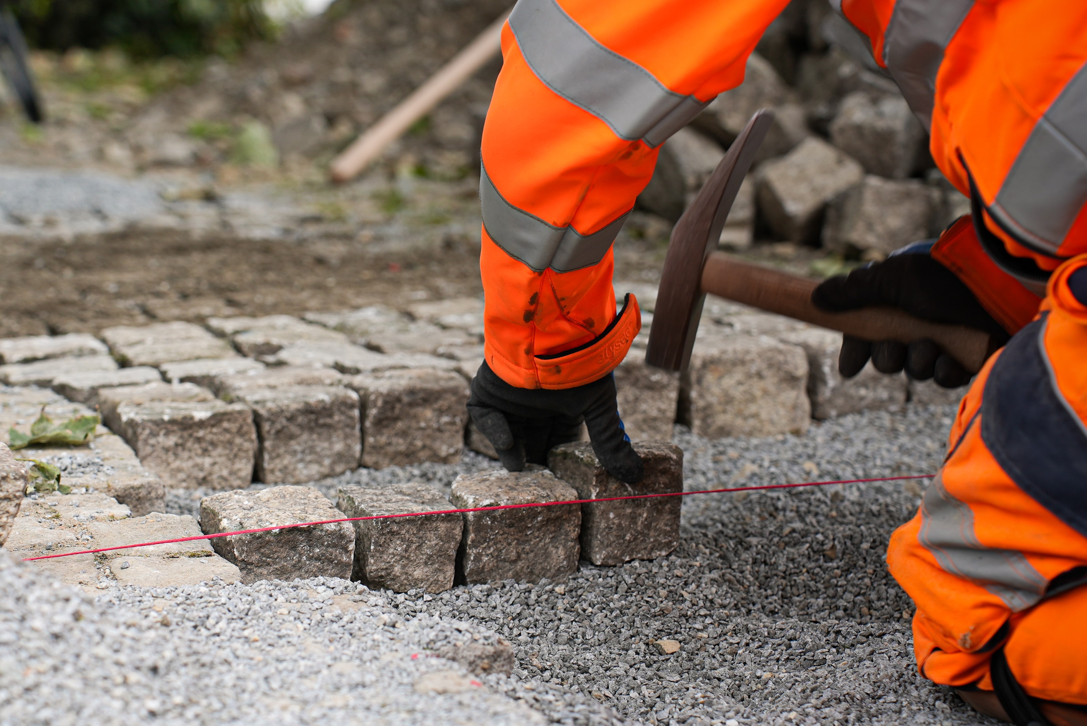 Professionelle Pflasterarbeiten mit Naturstein